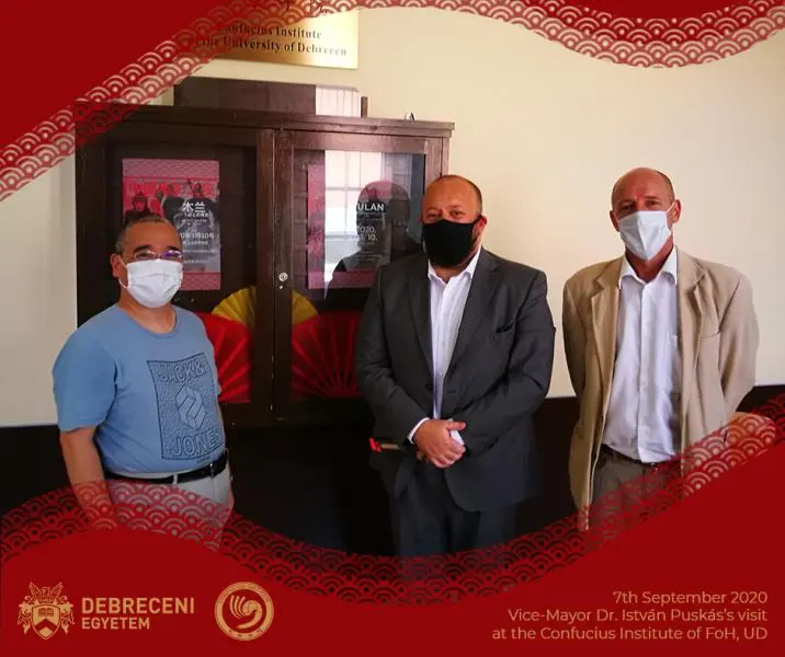 Dr. Puskás István a DE BTK Konfuciusz Intézetében Dr. Puskás István a DE BTK Konfuciusz Intézetében